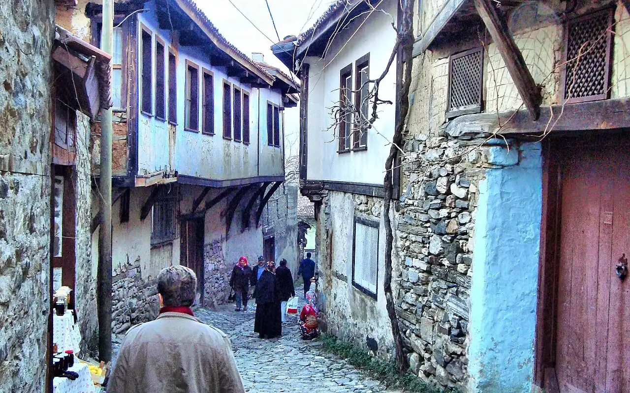 Cumalıkızık taş sokakları